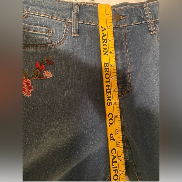 NWT Mossimo Super Stretch High Rise Jegging with Floral Embroidery Size 14/32 - Picture 14 of 14